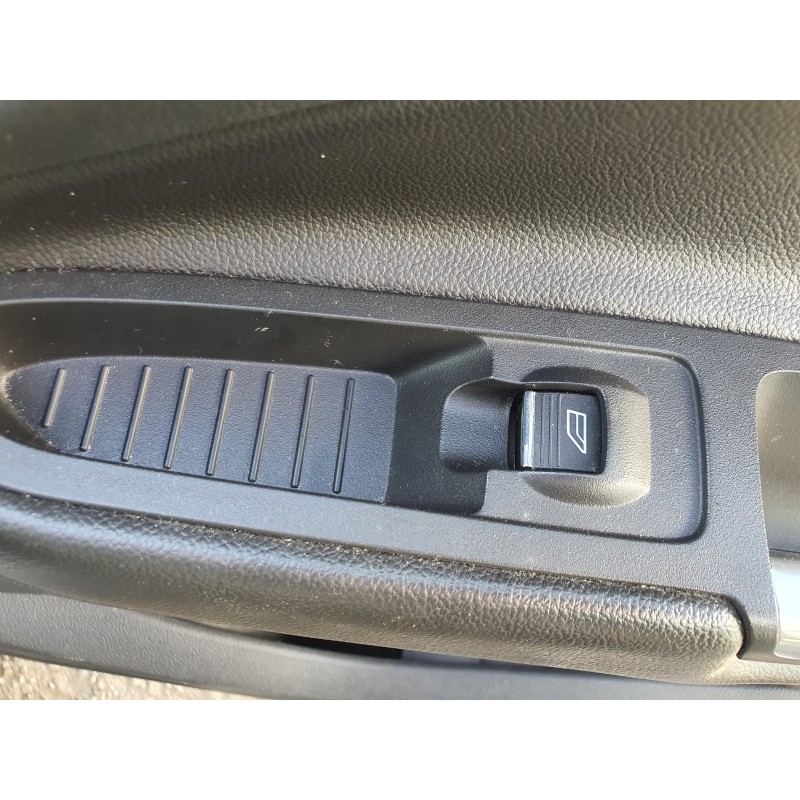 Recambio de mando elevalunas delantero derecho para ford kuga (cbs) 2.0 tdci cat referencia OEM IAM   