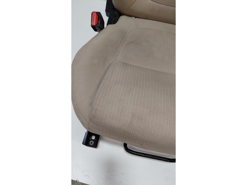 Recambio de asiento delantero izquierdo para jaguar xe 2.0 diesel cat referencia OEM IAM   
							