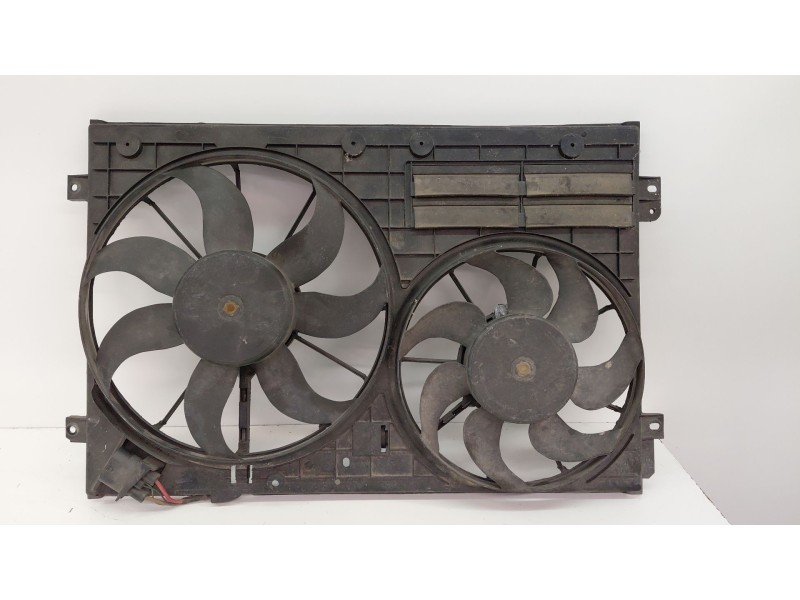 Recambio de electroventilador para volkswagen passat lim. (362) advance bluemotion referencia OEM IAM 1K0121207  