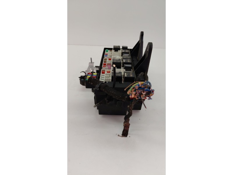 Recambio de caja reles / fusibles para jaguar xe 2.0 diesel cat referencia OEM IAM GX7314C445AA  
							