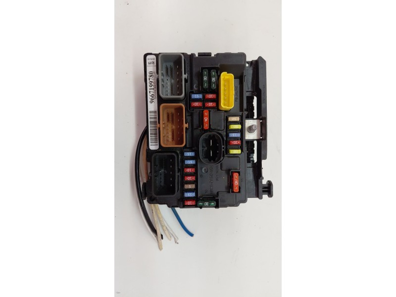 Recambio de caja reles / fusibles para citroën c3 ii (sc_) 1.1 i referencia OEM IAM 9667199780  