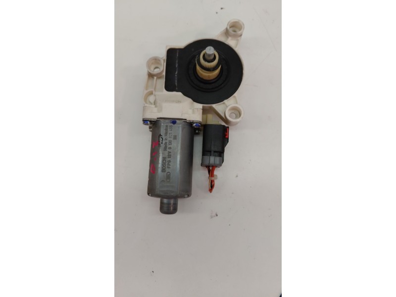 Recambio de motor elevalunas delantero izquierdo para chrysler sebring berlina 2.0 crd limited referencia OEM IAM 3017341D  
							