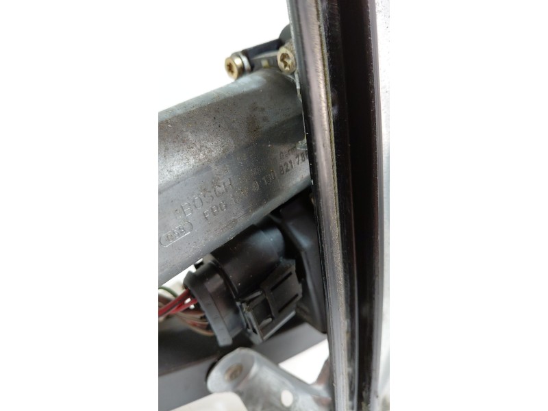 Recambio de luna trasera derecha para audi a4 b5 (8d2) 2.4 referencia OEM IAM 0130821786  