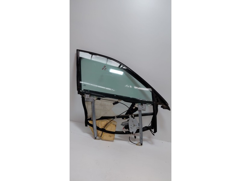 Recambio de luna delantera derecha para audi a4 b5 (8d2) 2.4 referencia OEM IAM 0130821786  