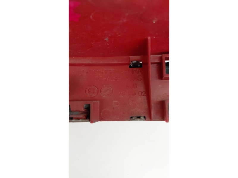 Recambio de piloto trasero derecho para audi a4 b5 (8d2) 2.4 referencia OEM IAM 289902  
							