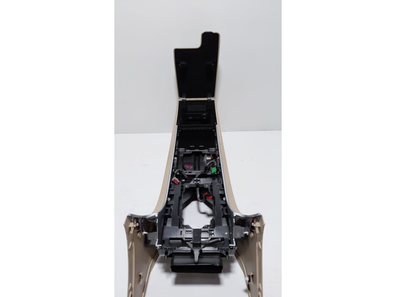 Recambio de apoyabrazos central para jaguar xe (x760) 2.0 d referencia OEM IAM   
							
