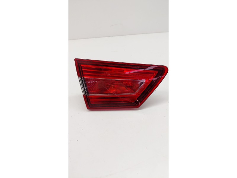 Recambio de piloto trasero izquierdo interior para renault clio iv (bh_) 1.5 dci 75 referencia OEM IAM   
							