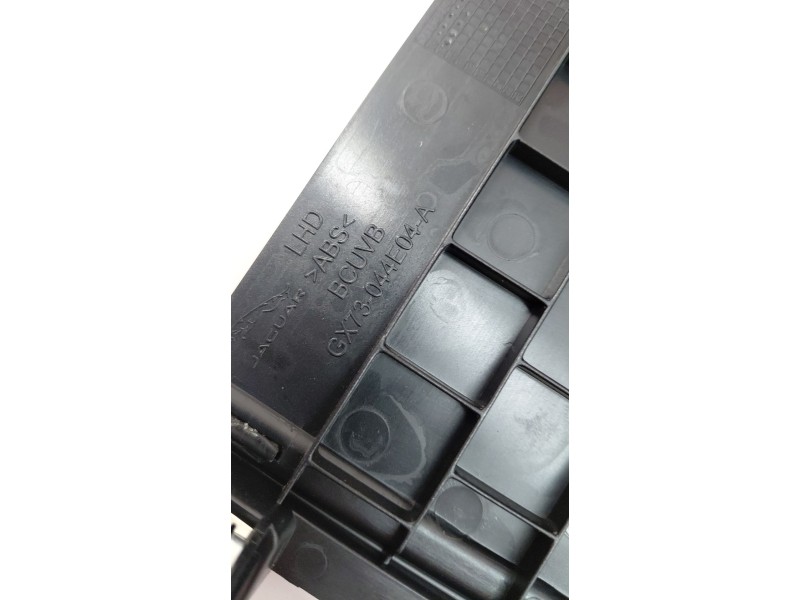 Recambio de consola central para jaguar xe (x760) 2.0 d referencia OEM IAM GX73044E04A  