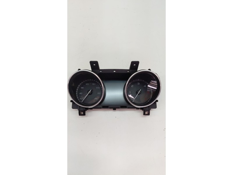 Recambio de cuadro instrumentos para jaguar xe (x760) 2.0 d referencia OEM IAM GX7310849EE  