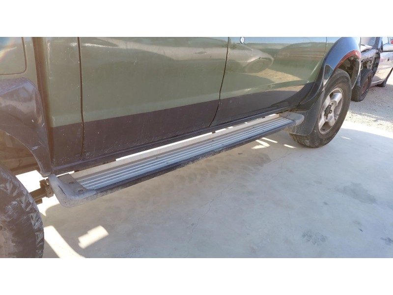 Recambio de estribo para nissan pick up (d22) 2.5 dci 4wd referencia OEM IAM   
							