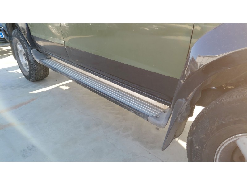 Recambio de estribo para nissan pick up (d22) 2.5 dci 4wd referencia OEM IAM   
							