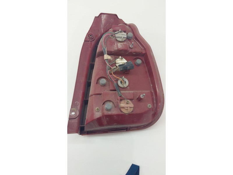 Recambio de piloto trasero izquierdo para hyundai terracan (hp) 2.9 crdi 4wd referencia OEM IAM   
							