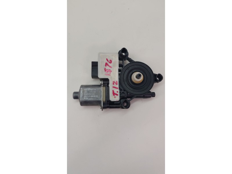Recambio de motor elevalunas trasero izquierdo para seat leon st (5f8) x-perience 4drive referencia OEM IAM 0130822725  
							