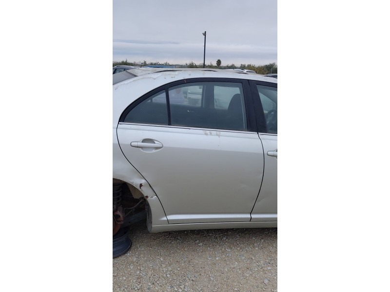 Recambio de puerta trasera derecha para toyota avensis sedán (_t25_) 1.8 (zzt251_) referencia OEM IAM   