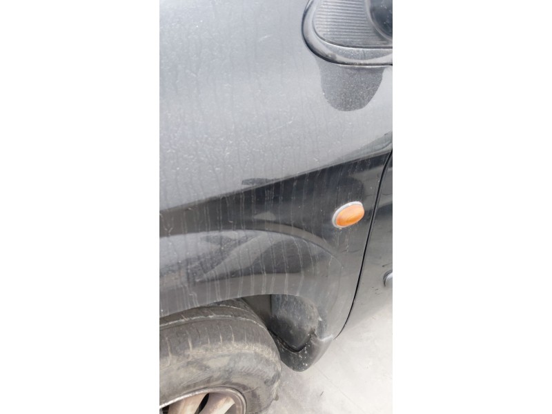 Recambio de aleta delantera izquierda para chrysler voyager iv (rg, rs) 2.5 crd referencia OEM IAM   