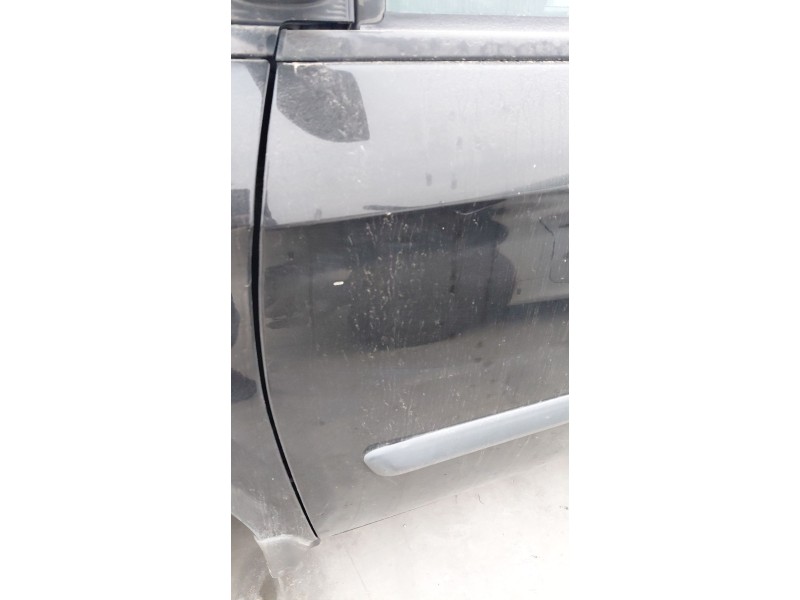 Recambio de puerta delantera izquierda para chrysler voyager iv (rg, rs) 2.5 crd referencia OEM IAM   
							