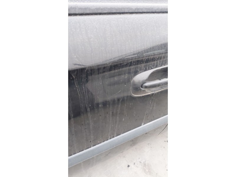 Recambio de puerta delantera izquierda para chrysler voyager iv (rg, rs) 2.5 crd referencia OEM IAM   
							