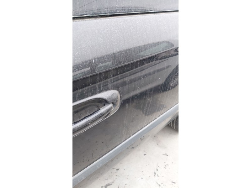 Recambio de puerta trasera izquierda para chrysler voyager iv (rg, rs) 2.5 crd referencia OEM IAM   
							