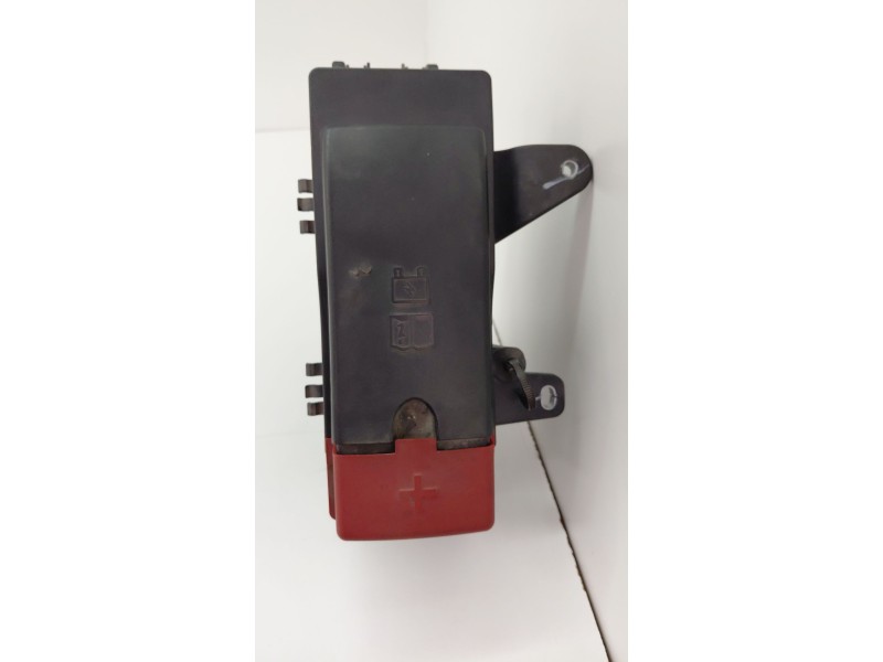 Recambio de caja reles / fusibles para jaguar xe (x760) 2.0 d referencia OEM IAM GX7314A076AA  
							