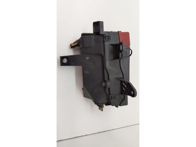 Recambio de caja reles / fusibles para jaguar xe (x760) 2.0 d referencia OEM IAM GX7314A076AA  
							