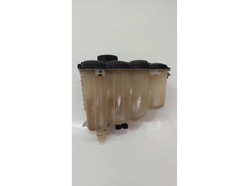 Recambio de deposito expansion para jaguar xe (x760) 2.0 d referencia OEM IAM YC158B099AA  