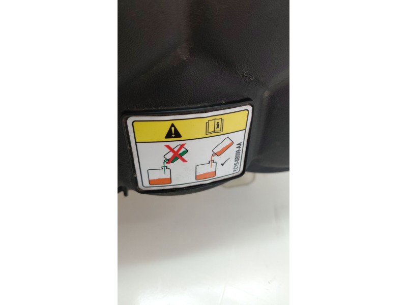 Recambio de deposito expansion para jaguar xe (x760) 2.0 d referencia OEM IAM YC158B099AA  