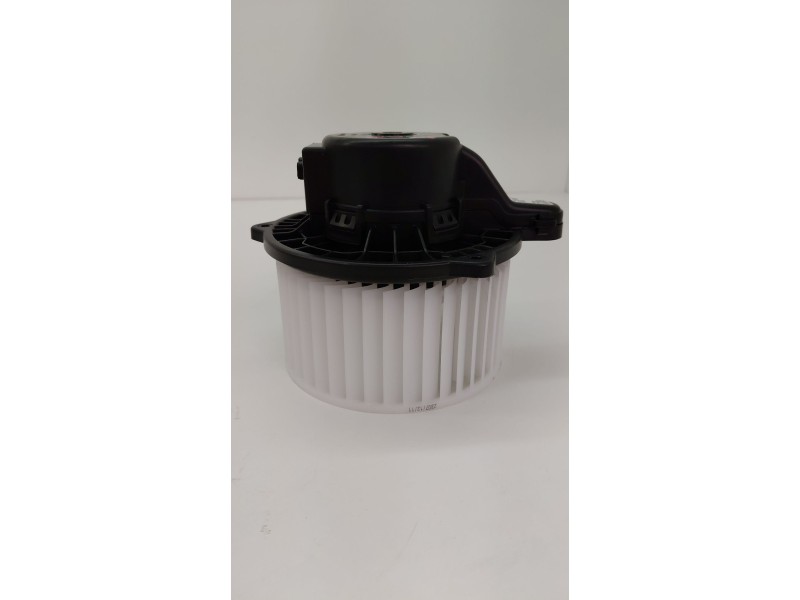 Recambio de motor calefaccion para kia xceed (cd) 1.5 t-gdi mhev referencia OEM IAM EB1D1NXJAA  
							
