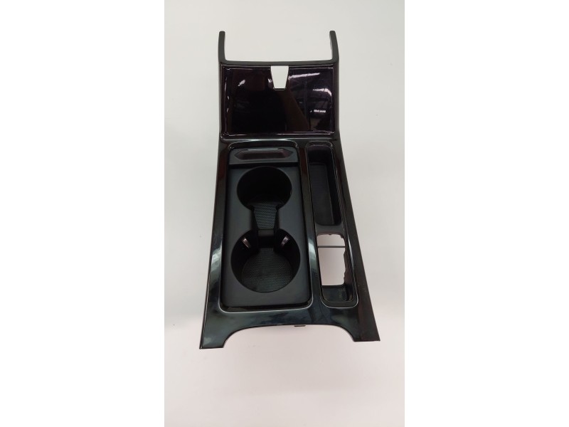 Recambio de consola central para kia xceed (cd) 1.5 t-gdi mhev referencia OEM IAM J7C165073  
							