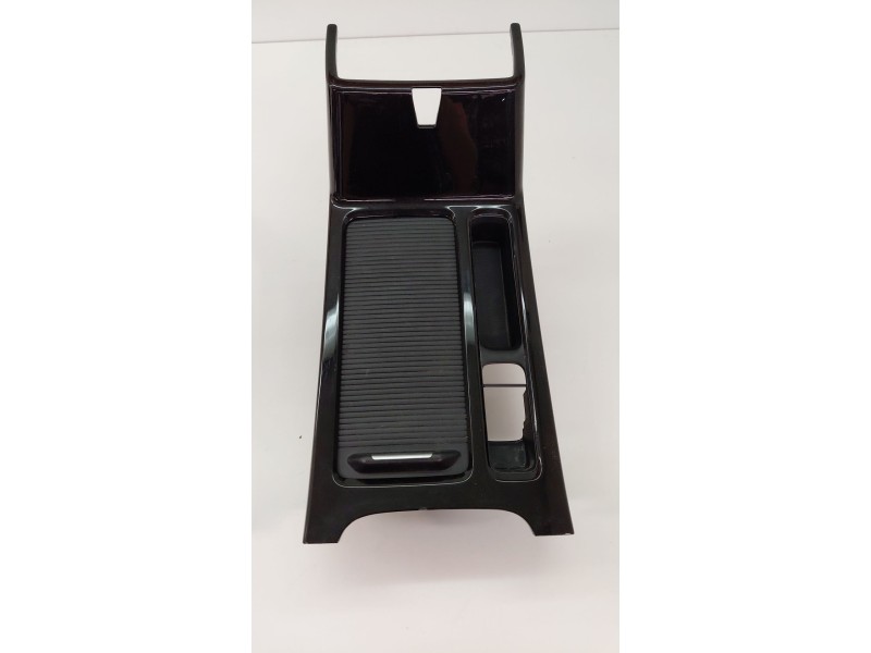 Recambio de consola central para kia xceed (cd) 1.5 t-gdi mhev referencia OEM IAM J7C165073  
							
