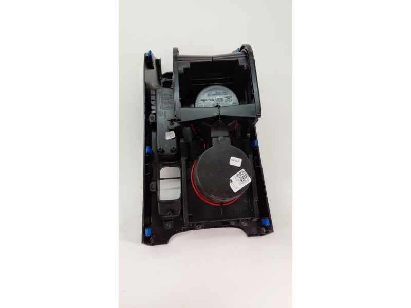 Recambio de consola central para kia xceed (cd) 1.5 t-gdi mhev referencia OEM IAM J7C165073  