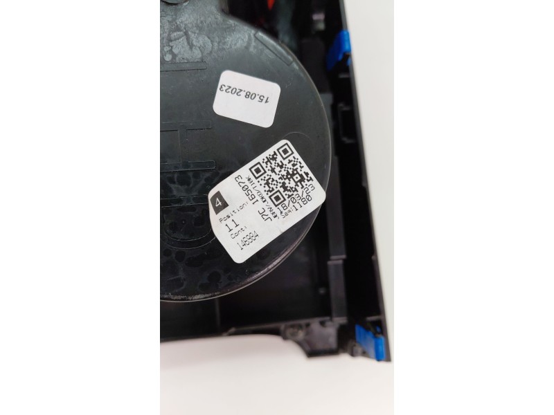 Recambio de consola central para kia xceed (cd) 1.5 t-gdi mhev referencia OEM IAM J7C165073  