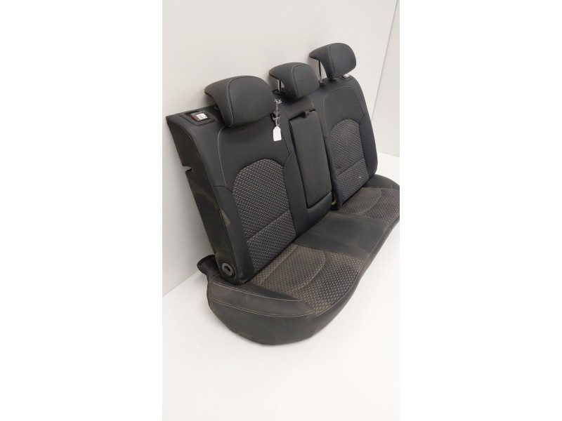 Recambio de asientos traseros para kia xceed (cd) 1.5 t-gdi mhev referencia OEM IAM   
							