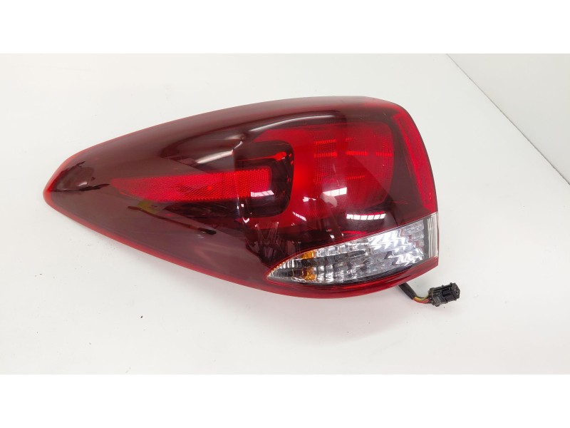 Recambio de piloto trasero izquierdo para kia carens iv 1.7 crdi referencia OEM IAM 92401A4  
							