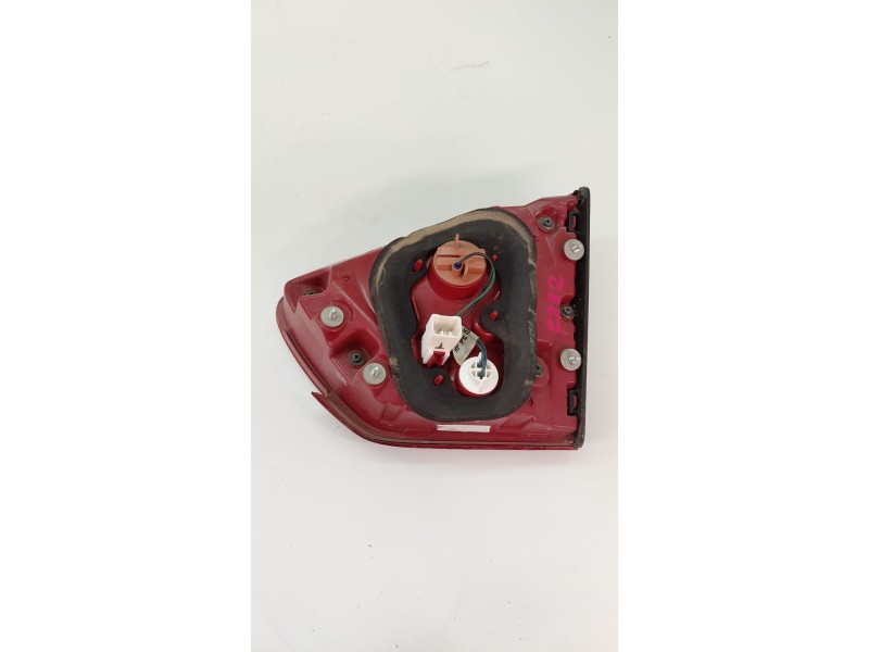 Recambio de piloto trasero izquierdo interior para kia carens iv 1.7 crdi referencia OEM IAM 92403A4  
							