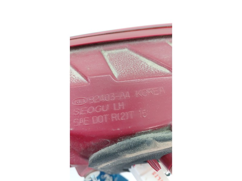 Recambio de piloto trasero izquierdo interior para kia carens iv 1.7 crdi referencia OEM IAM 92403A4  
							