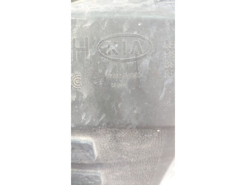 Recambio de faro antiniebla derecho para kia carens iv 1.7 crdi referencia OEM IAM 92202A4500  
							