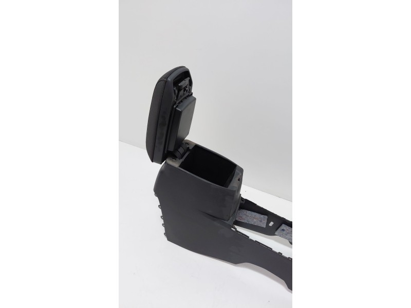 Recambio de apoyabrazos central para toyota auris hybrid business referencia OEM IAM   