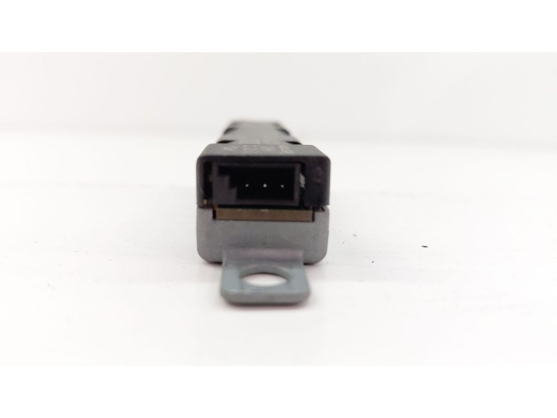 Recambio de antena para audi q5 (8r) 3.0 tdi 245 cv referencia OEM IAM 8R0035225J  
							