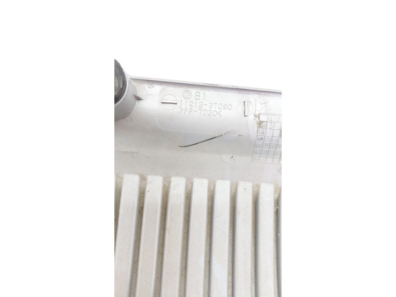 Recambio de tapa motor para toyota auris hybrid business referencia OEM IAM   