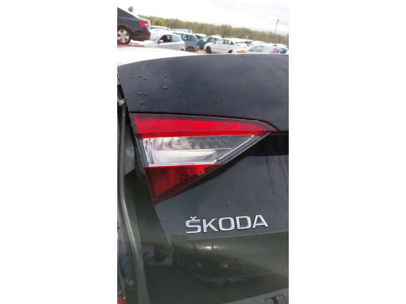 Recambio de piloto trasero izquierdo interior para skoda superb iii (3v3) 2.0 tdi referencia OEM IAM   
							