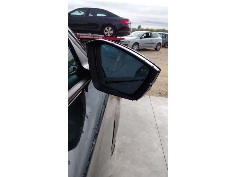 Recambio de retrovisor derecho para skoda superb iii (3v3) 2.0 tdi referencia OEM IAM    Recambio de retrovisor derecho para skoda superb iii (3v3) 2.0 tdi referencia OEM IAM