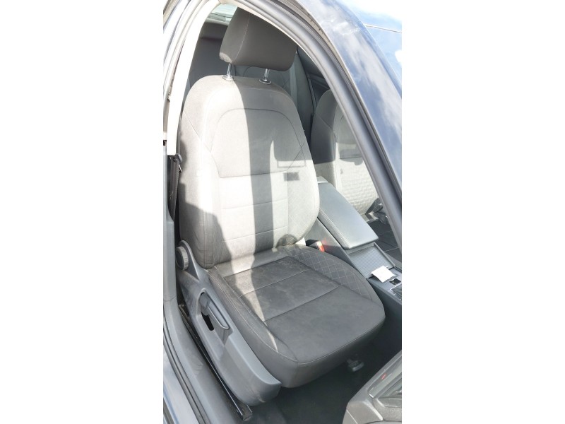Recambio de asiento delantero derecho para skoda superb iii (3v3) 2.0 tdi referencia OEM IAM    Recambio de asiento delantero derecho para skoda superb iii (3v3) 2.0 tdi referencia OEM IAM