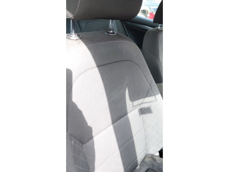 Recambio de asiento delantero derecho para skoda superb iii (3v3) 2.0 tdi referencia OEM IAM    Recambio de asiento delantero derecho para skoda superb iii (3v3) 2.0 tdi referencia OEM IAM