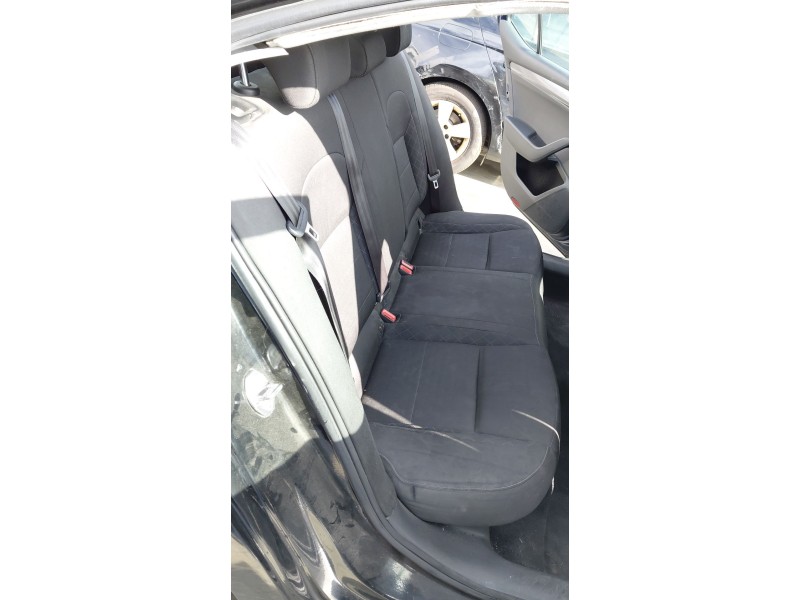 Recambio de asientos traseros para skoda superb iii (3v3) 2.0 tdi referencia OEM IAM   
							