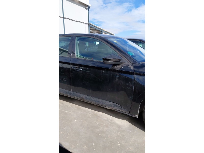 Recambio de puerta delantera derecha para skoda superb iii (3v3) 2.0 tdi referencia OEM IAM    Recambio de puerta delantera derecha para skoda superb iii (3v3) 2.0 tdi referencia OEM IAM