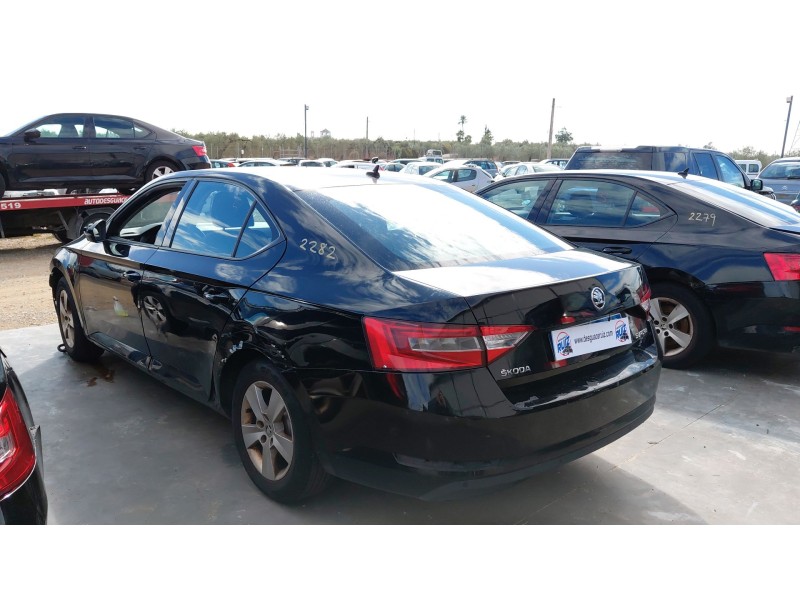 Recambio de cerradura puerta trasera izquierda para skoda superb iii (3v3) 2.0 tdi referencia OEM IAM    Recambio de cerradura puerta trasera izquierda para skoda superb iii (3v3) 2.0 tdi referencia OEM IAM