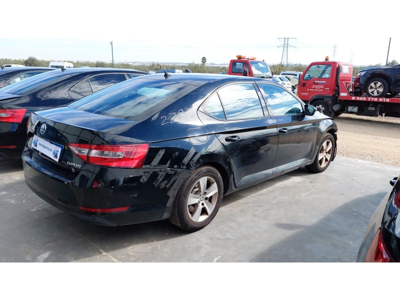 Recambio de cerradura puerta trasera derecha para skoda superb iii (3v3) 2.0 tdi referencia OEM IAM    Recambio de cerradura puerta trasera derecha para skoda superb iii (3v3) 2.0 tdi referencia OEM IAM
