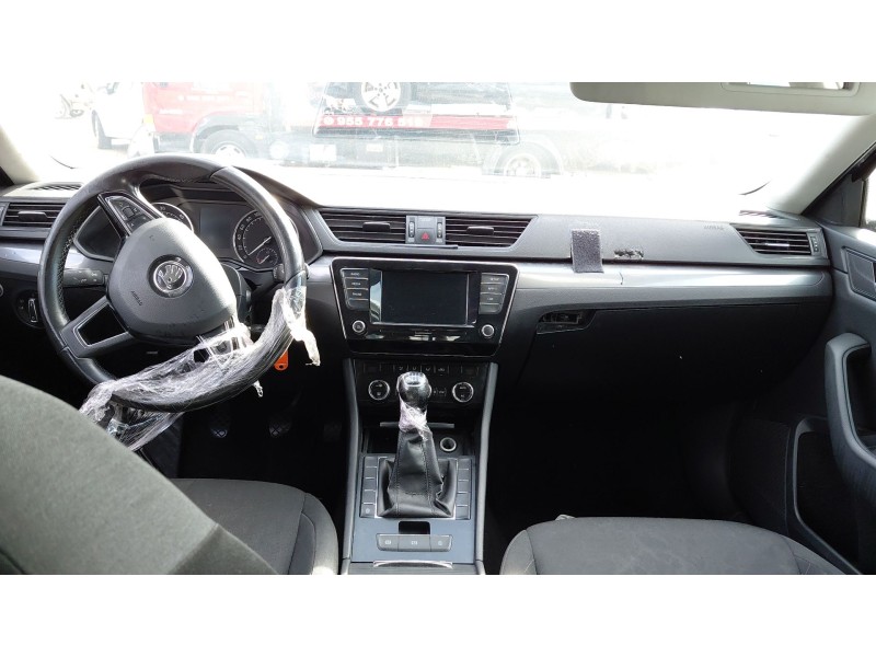 Recambio de kit airbag para skoda superb iii (3v3) 2.0 tdi referencia OEM IAM    Recambio de kit airbag para skoda superb iii (3v3) 2.0 tdi referencia OEM IAM