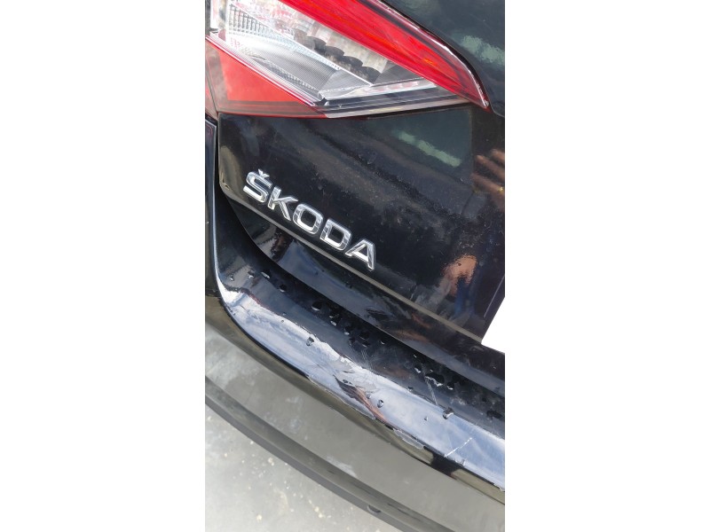 Recambio de porton trasero para skoda superb iii (3v3) 2.0 tdi referencia OEM IAM    Recambio de porton trasero para skoda superb iii (3v3) 2.0 tdi referencia OEM IAM