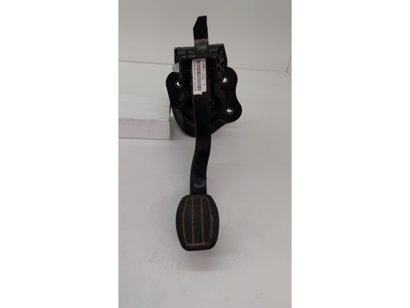 Recambio de pedal embrague para citroën c4 grand picasso 1.2 thp 130 cv referencia OEM IAM 9820886080  
							